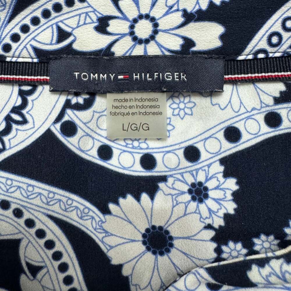 Tommy Hilfiger Women's Blue and White Paisley Sleeveless Button Down Blouse Size - Picture 2 of 8